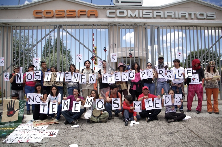 A quienes nos dieron su firma, a quienes sueñan con la consulta popular, a quienes quieren mantener la vida en el Yasuní